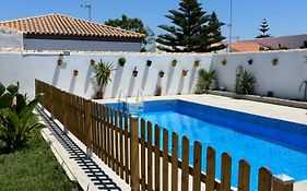 Fantástico chalet con piscina 2 km de la barrosa